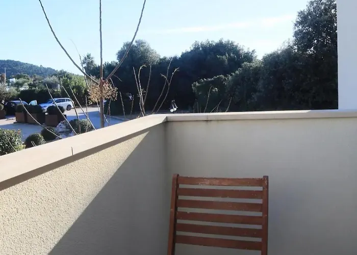 Apartment Komin Marija *